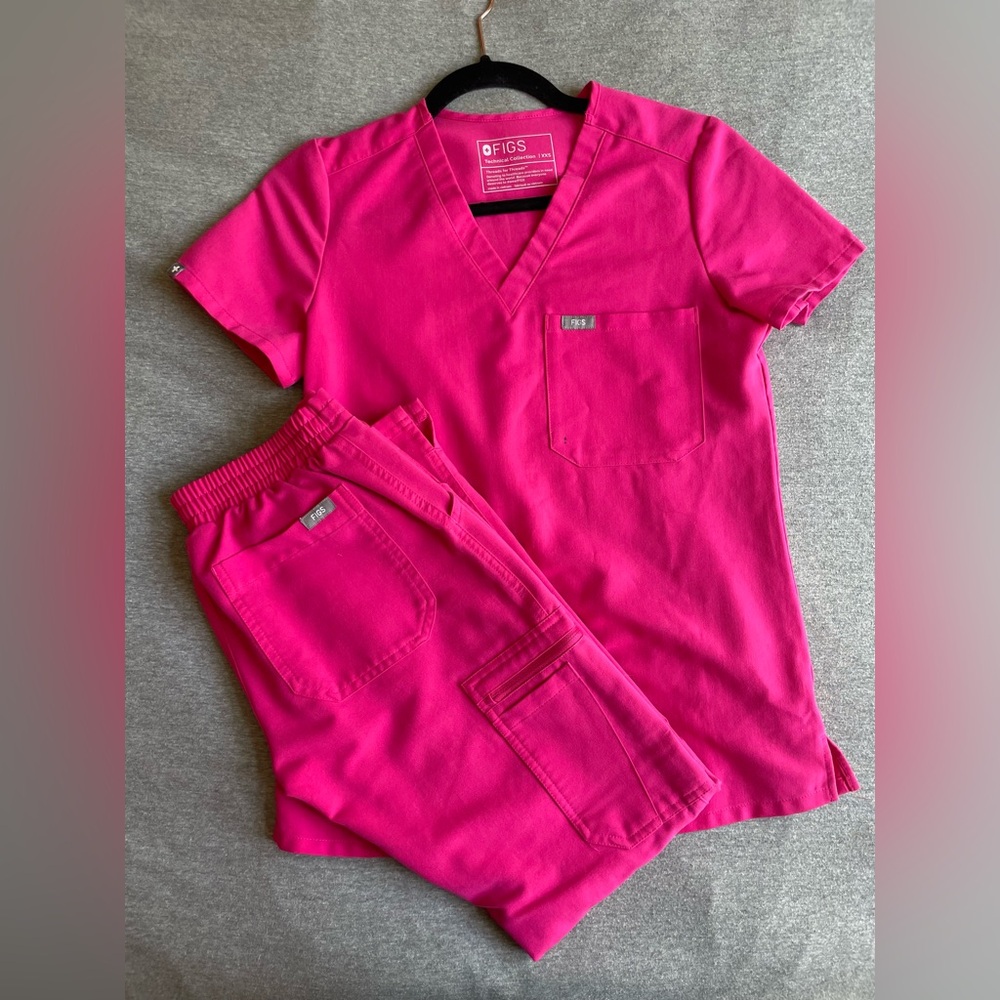 FIGS Catarina Scrub Top / Yola Skinny Scrub Pants